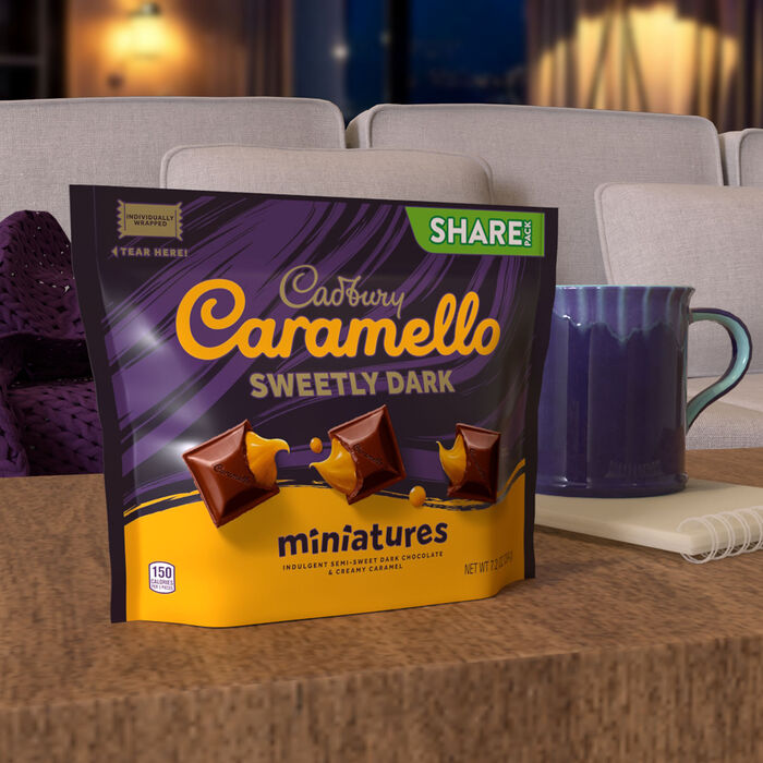 CADBURY CARAMELLO Dulcemente Oscuro Miniaturas de Chocolate con Caramelo Paquete para Compartir, 7.2 oz