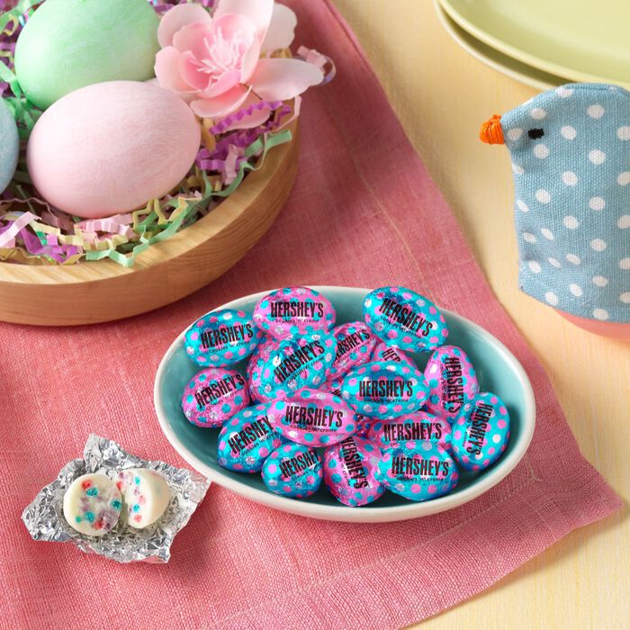 HERSHEY'S Cookies 'n' Creme Polka Dot Easter Eggs Candy Bag, 8.5 oz
